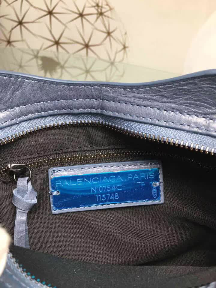 BALENCIAG巴黎世家 經典款 義大利進口原版油蠟頭層牛皮 古銅釘黑色 時尚百搭 手提肩背斜挎包  BL1307
